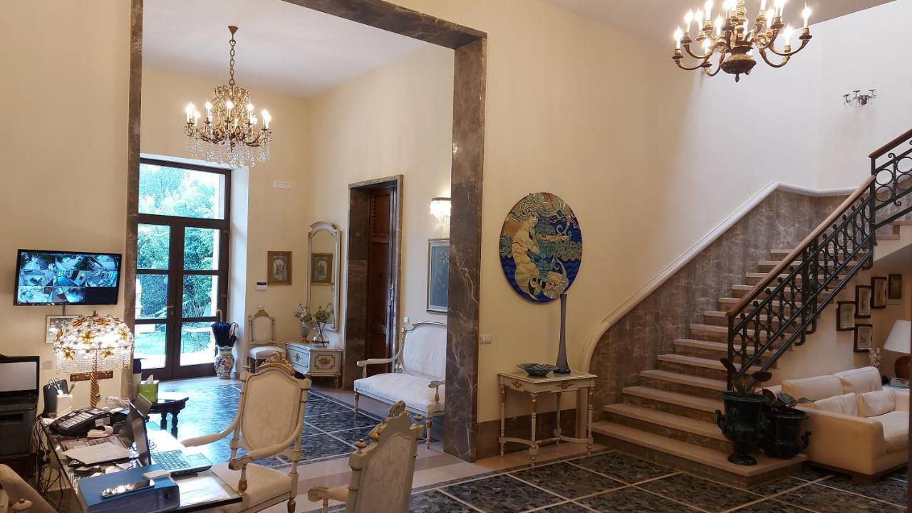 Couette-café Dimora Charleston Parcheggio Privato In Loco Gratis Lecce