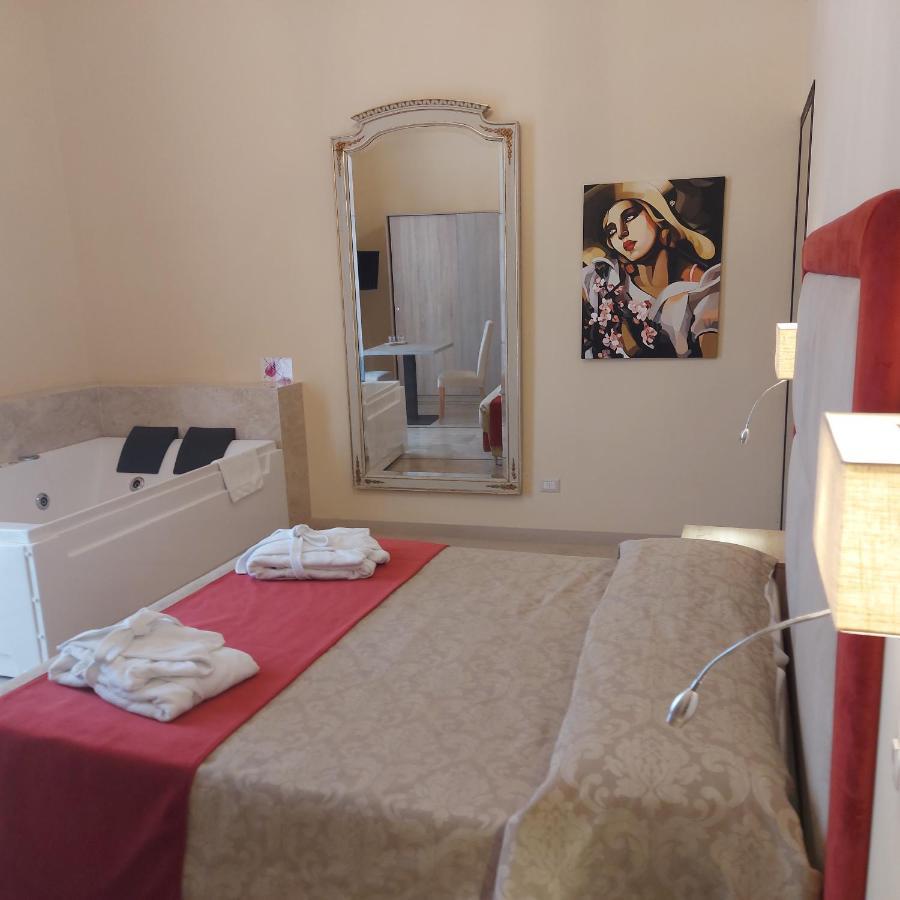 Dimora Charleston Parcheggio Privato In Loco Gratis Couette-café